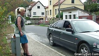 Lubricious brineta gura totsies u vruću macu lezbijske gf